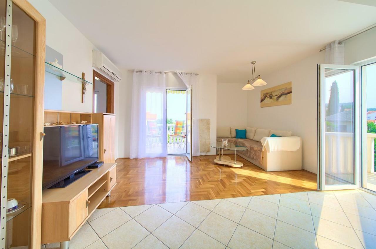 Apartman Adria Малинска Экстерьер фото